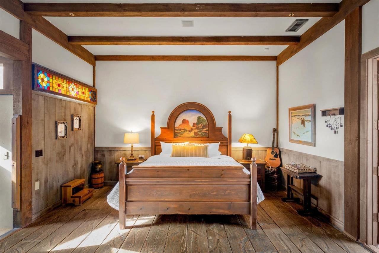 Adobe Village Inn 세도나 객실 사진